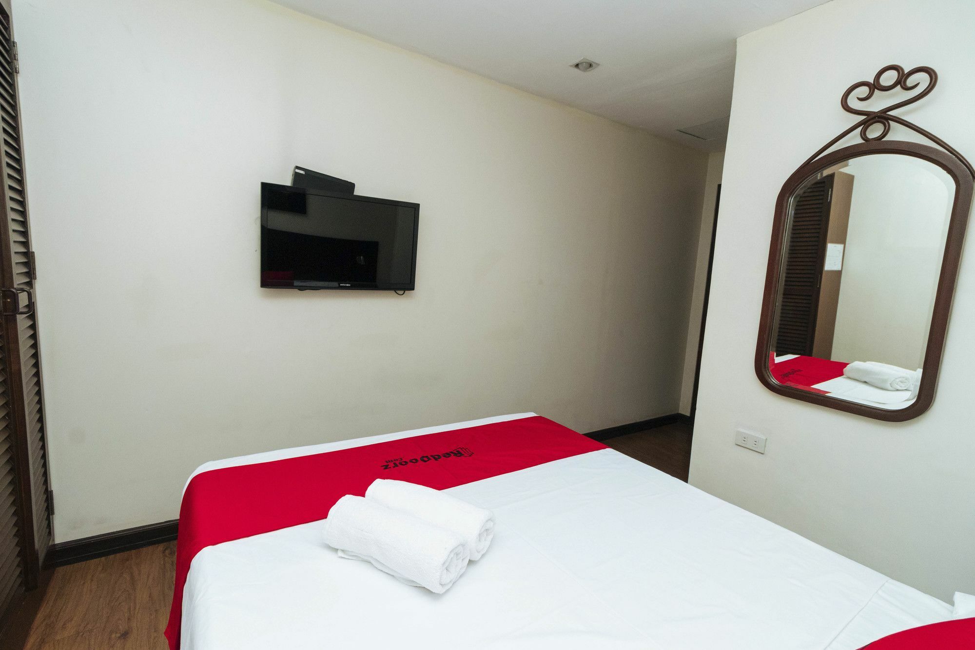 Reddoorz San Antonio Makati Otel Manila Dış mekan fotoğraf