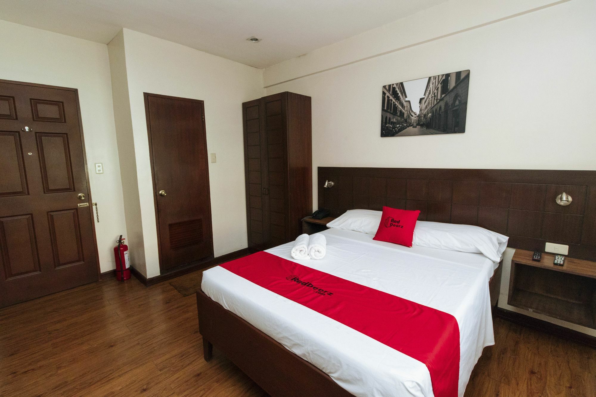 Reddoorz San Antonio Makati Otel Manila Dış mekan fotoğraf