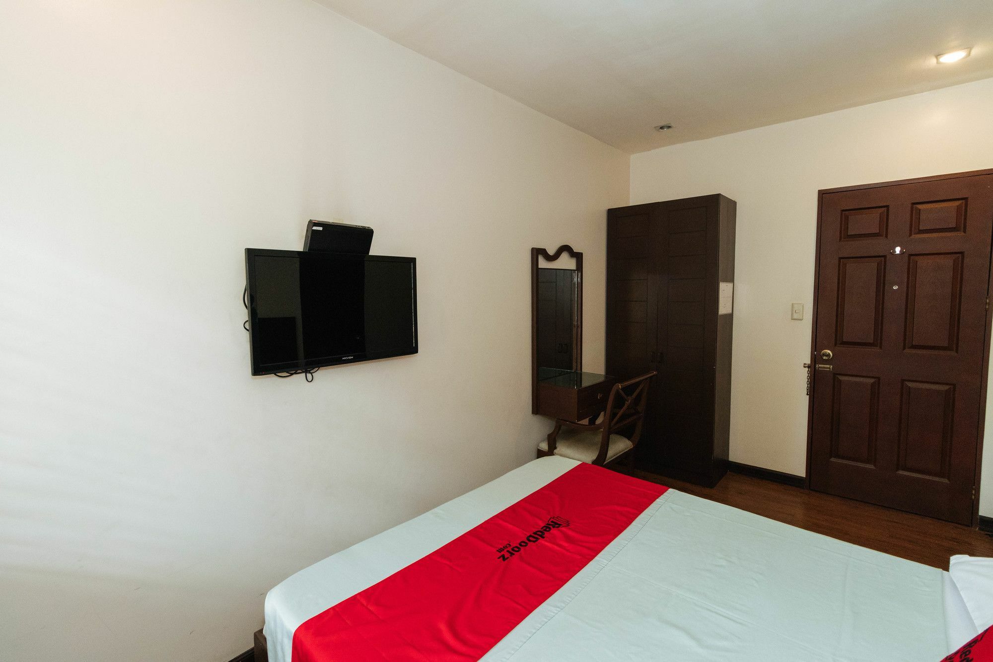 Reddoorz San Antonio Makati Otel Manila Dış mekan fotoğraf