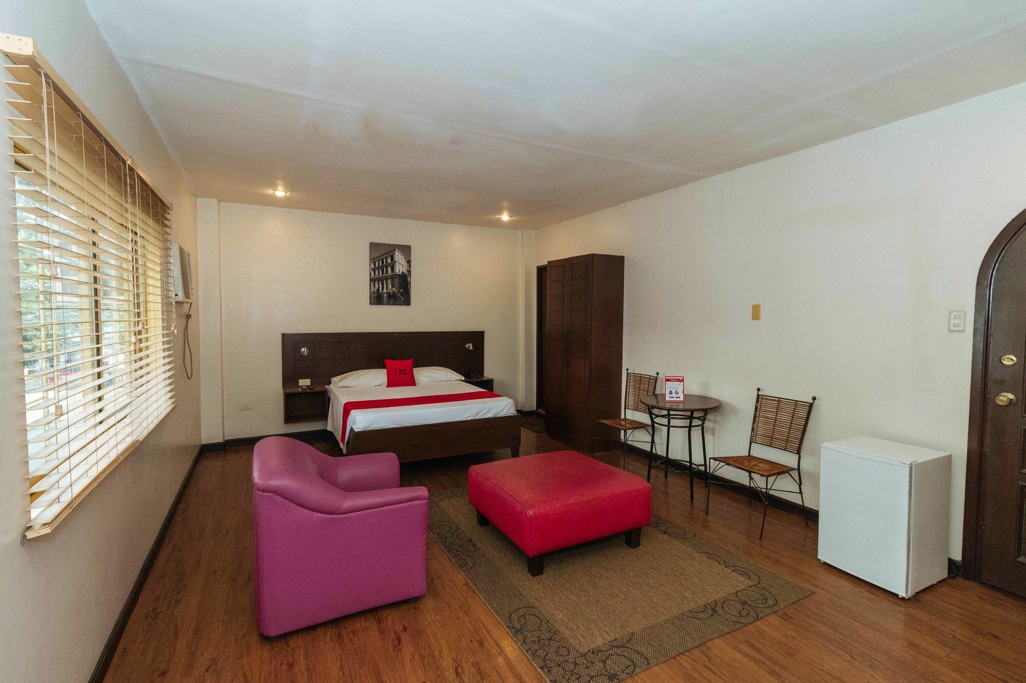 Reddoorz San Antonio Makati Otel Manila Dış mekan fotoğraf